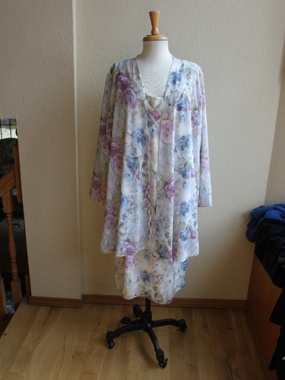 Patra Woman Vintage Floral Midi Dress with Matching Sheer Jacket 18